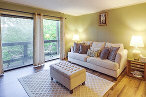 Pet-friendly Beech Mountain Condo: Walk to Slopes!