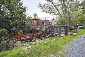 Pet-friendly Beech Mountain Condo: Walk to Slopes!