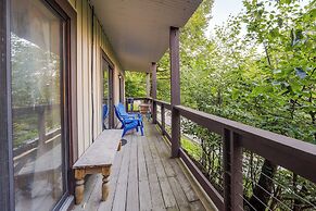 Pet-friendly Beech Mountain Condo: Walk to Slopes!