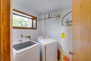 Serene La Conner Retreat w/ Fireplace & Deck!