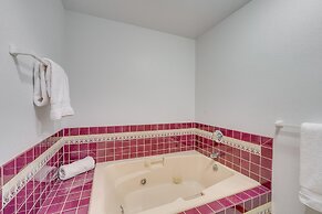 Serene La Conner Retreat w/ Fireplace & Deck!