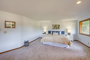 Serene La Conner Retreat w/ Fireplace & Deck!