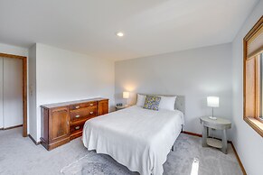 Serene La Conner Retreat w/ Fireplace & Deck!