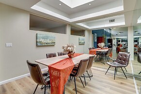 Golf Course, Pool Access: Palm Desert Condo!