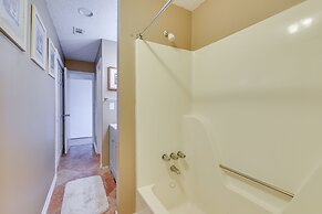 Bright Destin Condo w/ Community Pool!