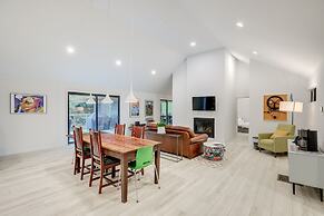 Brevard Retreat: Fireplace, Deck & Screened Porch!