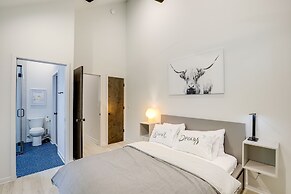 Brevard Retreat: Fireplace, Deck & Screened Porch!