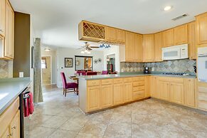 20 Mi to Austin: Texas Farmhouse on 10 Acres