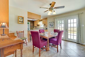 20 Mi to Austin: Texas Farmhouse on 10 Acres