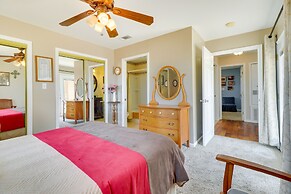 20 Mi to Austin: Texas Farmhouse on 10 Acres