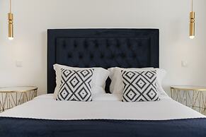 Sun, Pool and Comfort, The White House