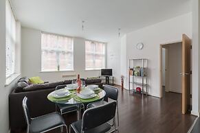 2bed Apt -king Bed -free Parking - Family Friendly