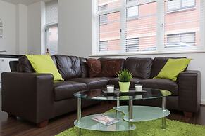 2bed Apt -king Bed -free Parking - Family Friendly