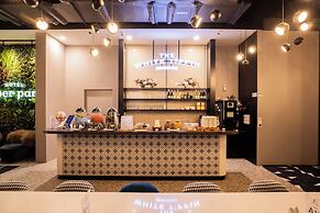 Hotel Faber Park Singapore - Handwritten Collection