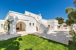 3589 Borgo Treffe by Perle di Puglia