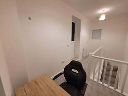 Impeccable 2-bed House in Milton Keynes