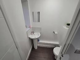 Impeccable 2-bed House in Milton Keynes