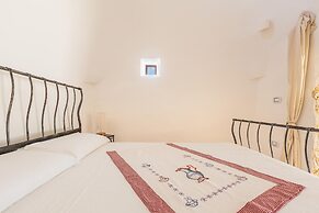 3619 Trulli Contecavallo by Perle di Puglia