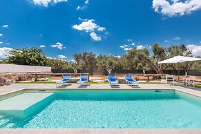 3619 Trulli Contecavallo by Perle di Puglia