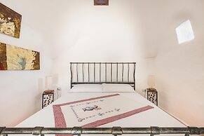 3619 Trulli Contecavallo by Perle di Puglia