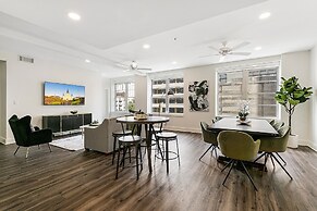 Spacious Luxury: 4BR Condo Moments from French Quarter