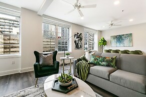 Spacious Luxury: 4BR Condo Moments from French Quarter