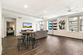 Spacious Luxury: 4BR Condo Moments from French Quarter