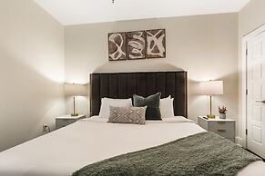 Spacious Luxury: 4BR Condo Moments from French Quarter