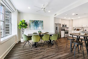 Spacious Luxury: 4BR Condo Moments from French Quarter