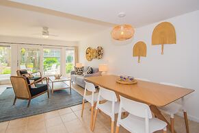 332 Captain John Fripp Villa