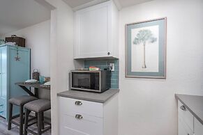 Pelican Gardens Studio 3 on Lido Key