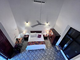 Espectacular casona con alberca y jardines