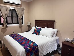 Espectacular casona con alberca y jardines