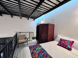 Espectacular casona con alberca y jardines