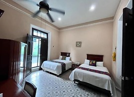 Espectacular casona con alberca y jardines