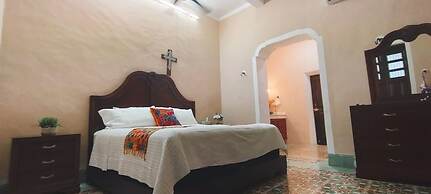 Espectacular casona con alberca y jardines