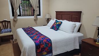 Espectacular casona con alberca y jardines