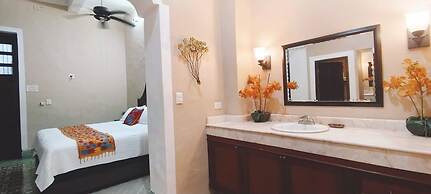 Espectacular casona con alberca y jardines