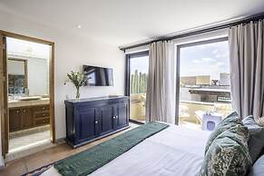 Angelic Centro 2BR with Pool