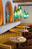 Hotel Canoe and Suites