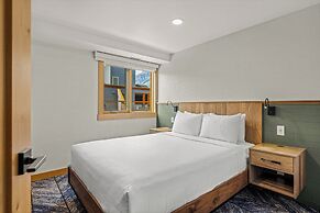 Hotel Canoe and Suites