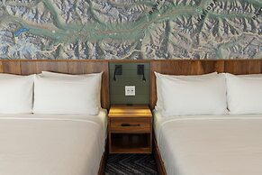 Hotel Canoe and Suites