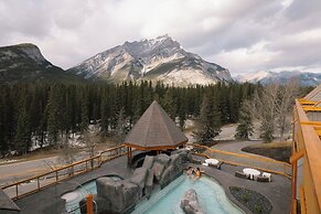 Hotel Canoe and Suites