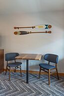 Hotel Canoe and Suites