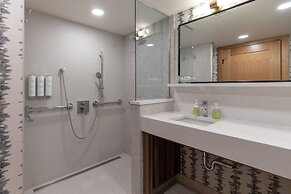 Hotel Canoe and Suites