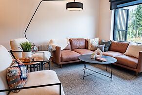 Huckin' Harry's by Revelstoke Vacations