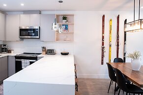 Huckin' Harry's by Revelstoke Vacations