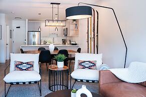 Huckin' Harry's by Revelstoke Vacations