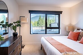 Huckin' Harry's by Revelstoke Vacations