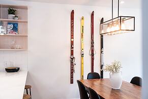 Huckin' Harry's by Revelstoke Vacations